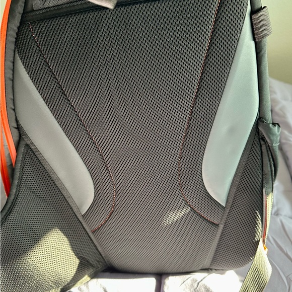 Men’s Mindshift Photocross 13 Grey and Orange Backpack - Picture 4 of 14